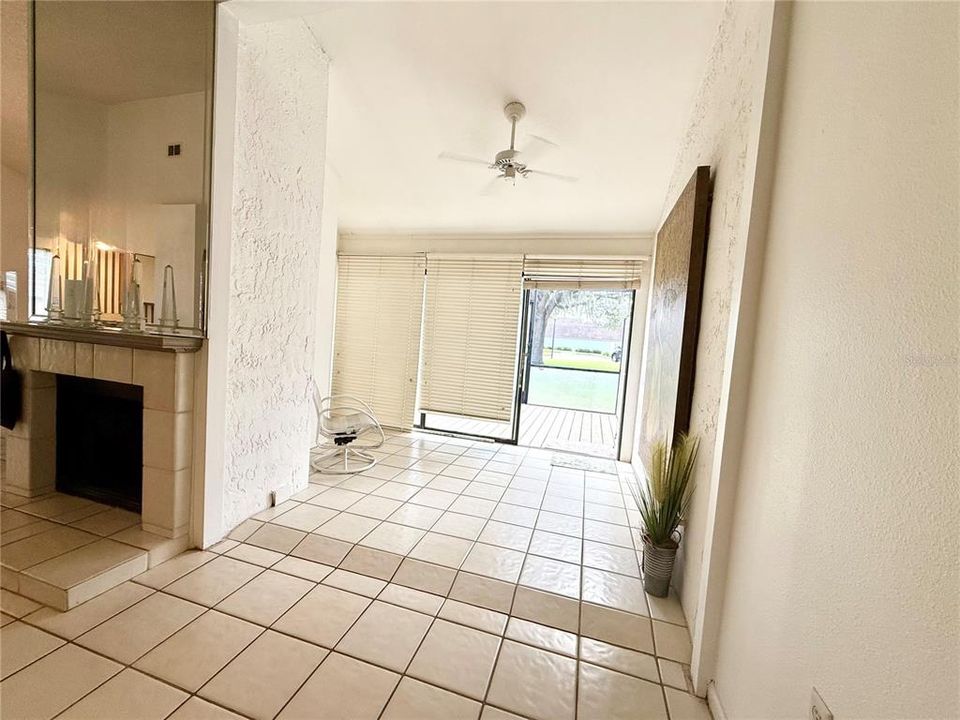 Active With Contract: $199,000 (2 beds, 2 baths, 1191 Square Feet)