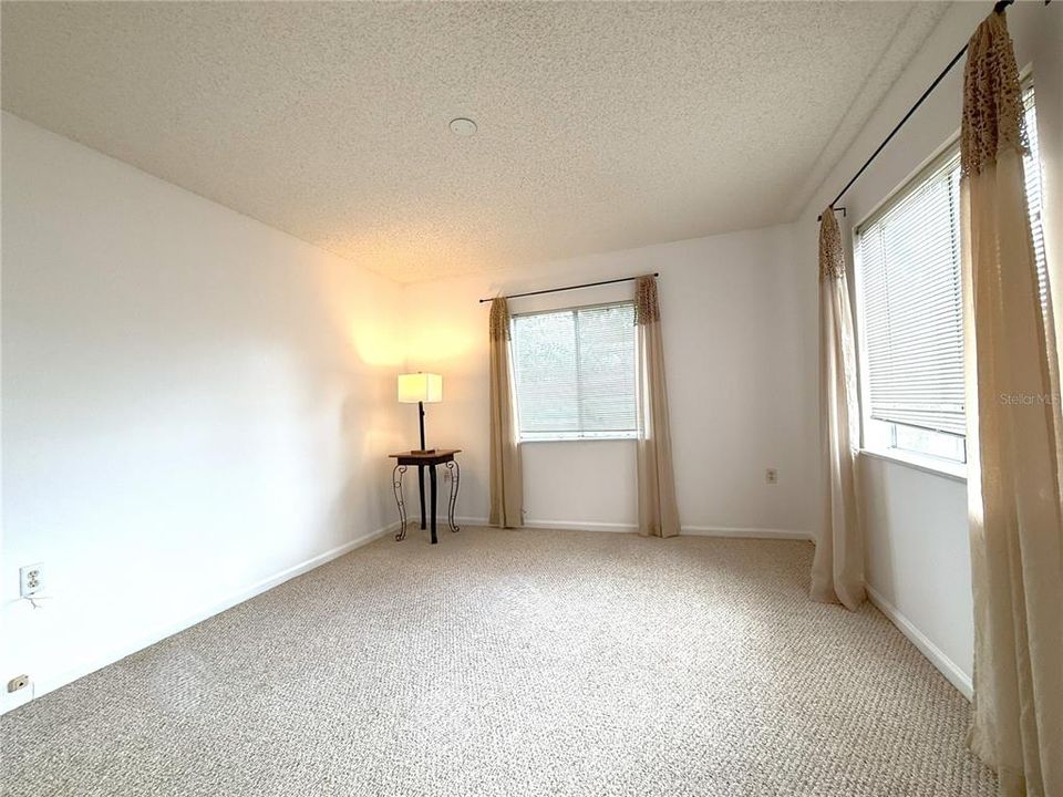 Active With Contract: $199,000 (2 beds, 2 baths, 1191 Square Feet)