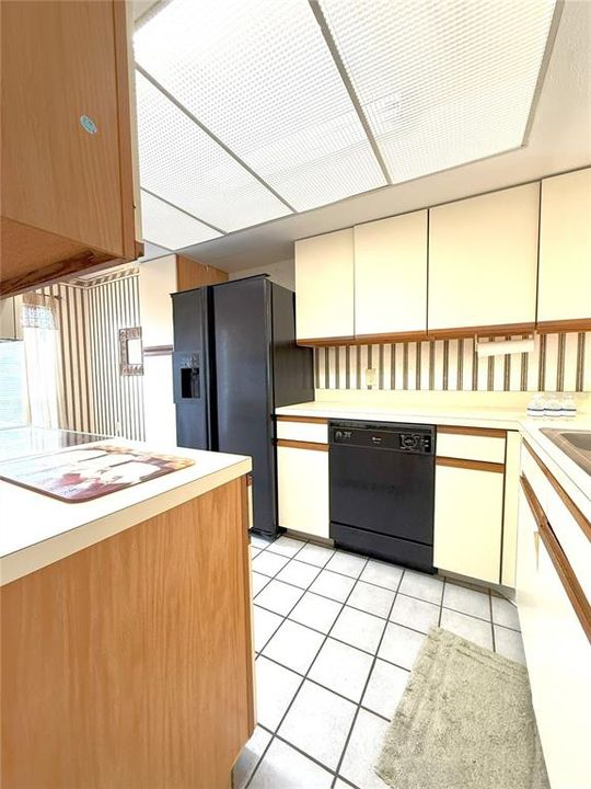 Active With Contract: $199,000 (2 beds, 2 baths, 1191 Square Feet)