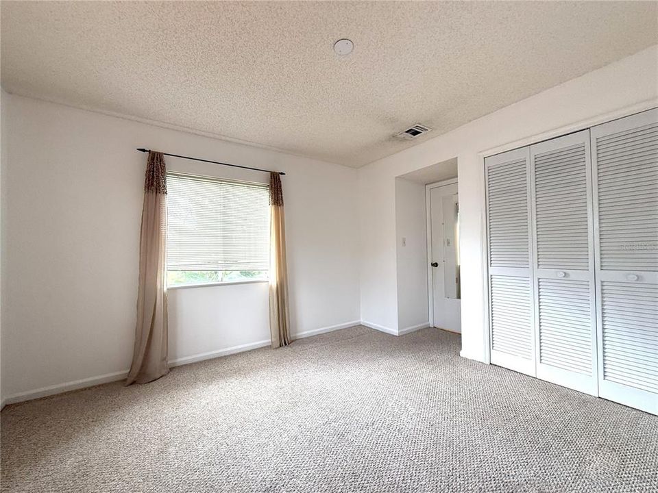 Active With Contract: $199,000 (2 beds, 2 baths, 1191 Square Feet)