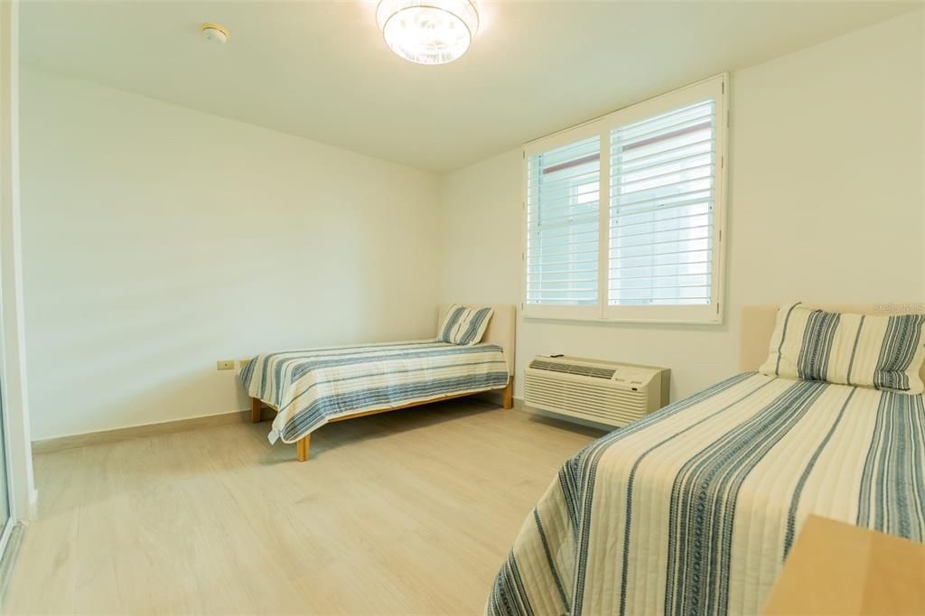 На продажу: $575,000 (2 спален, 2 ванн, 1250 Квадратных фут)