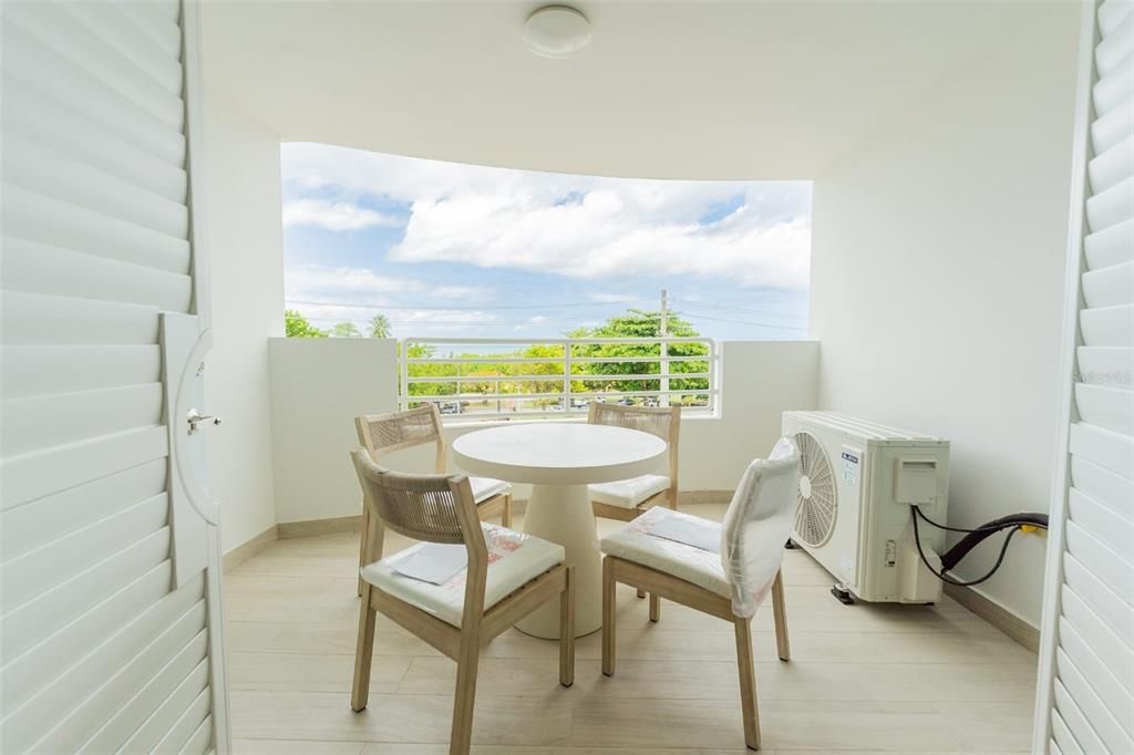 На продажу: $575,000 (2 спален, 2 ванн, 1250 Квадратных фут)