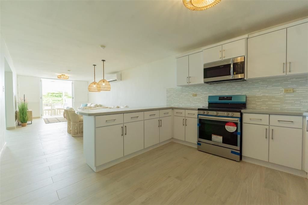 На продажу: $575,000 (2 спален, 2 ванн, 1250 Квадратных фут)