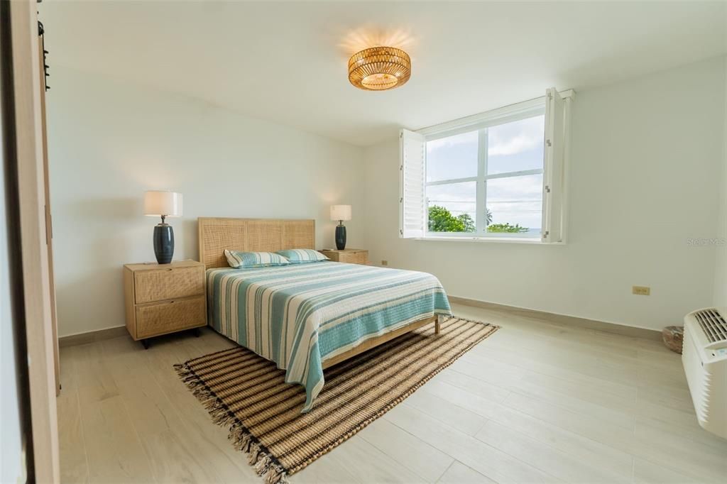 На продажу: $575,000 (2 спален, 2 ванн, 1250 Квадратных фут)