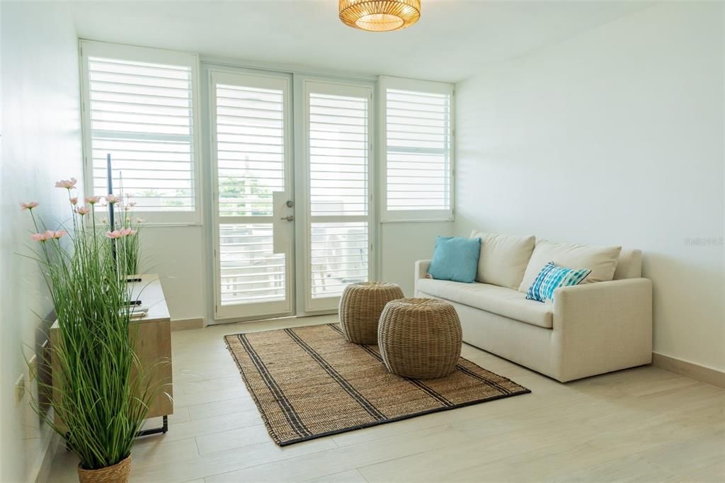 На продажу: $575,000 (2 спален, 2 ванн, 1250 Квадратных фут)