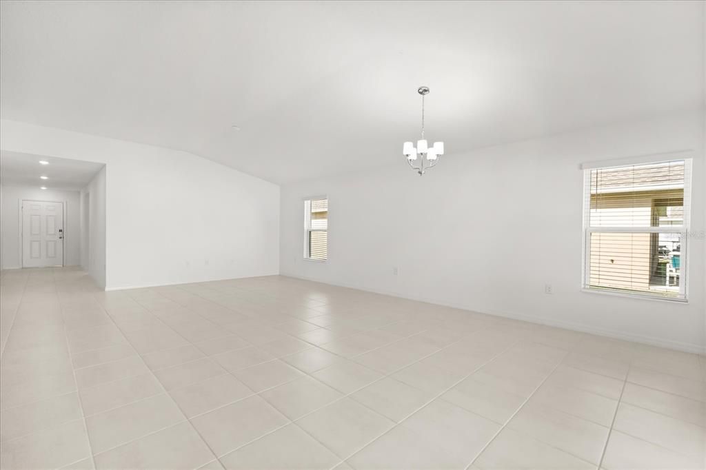 Active With Contract: $338,380 (4 beds, 2 baths, 1989 Square Feet)