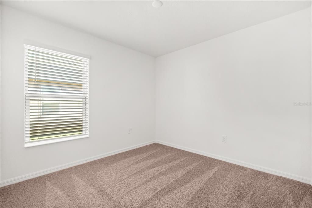 Active With Contract: $338,380 (4 beds, 2 baths, 1989 Square Feet)