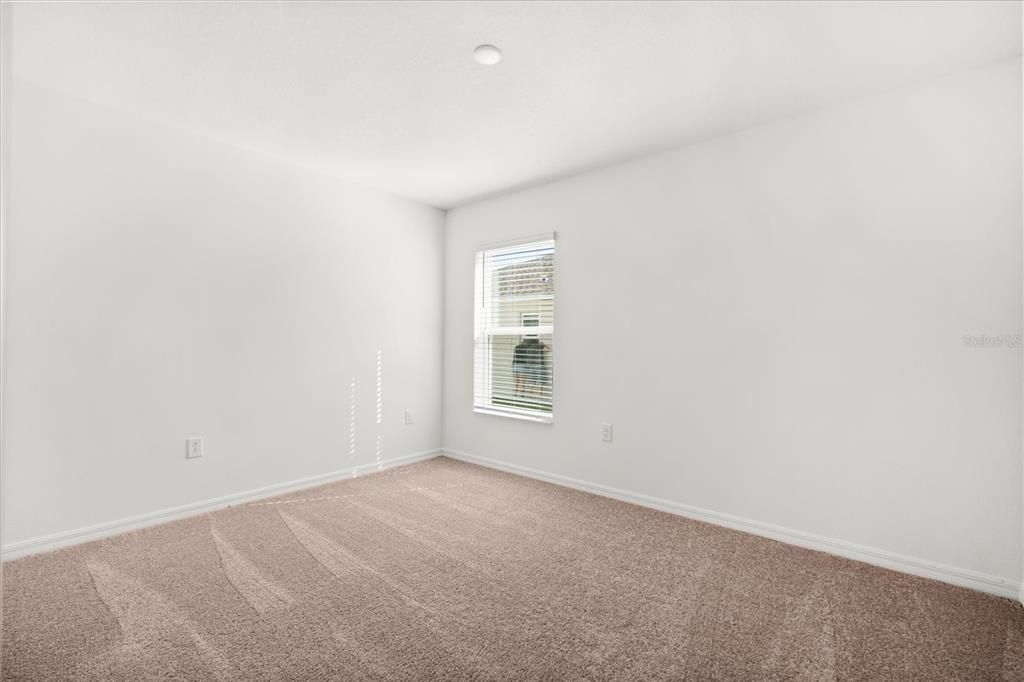 Active With Contract: $338,380 (4 beds, 2 baths, 1989 Square Feet)