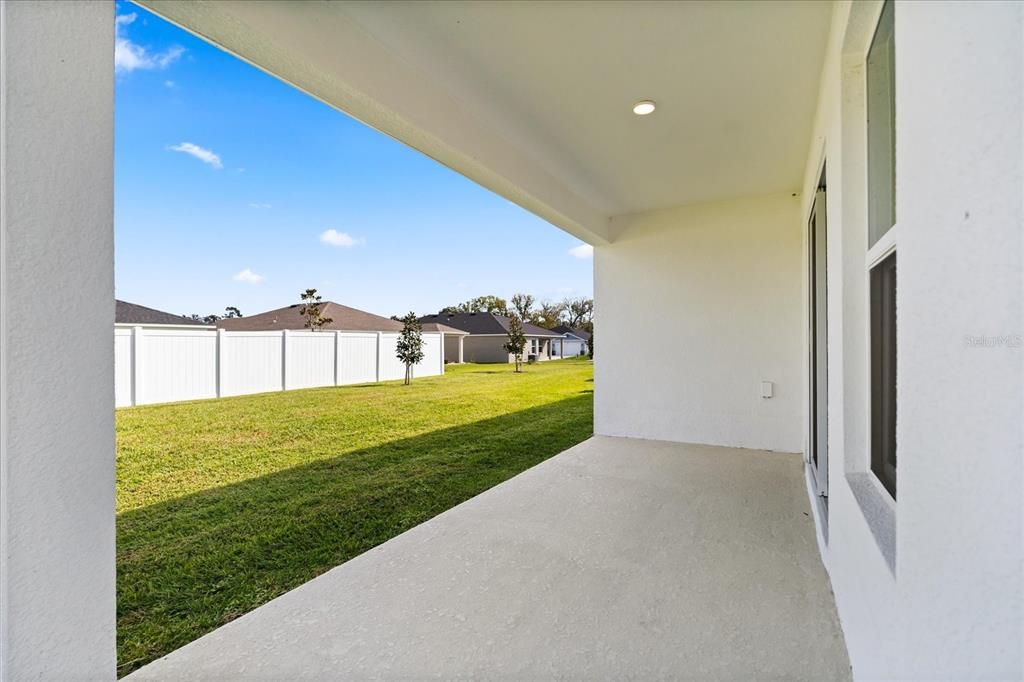 Active With Contract: $338,380 (4 beds, 2 baths, 1989 Square Feet)