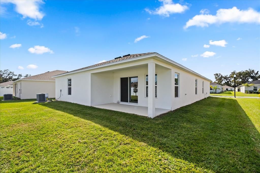 Active With Contract: $338,380 (4 beds, 2 baths, 1989 Square Feet)
