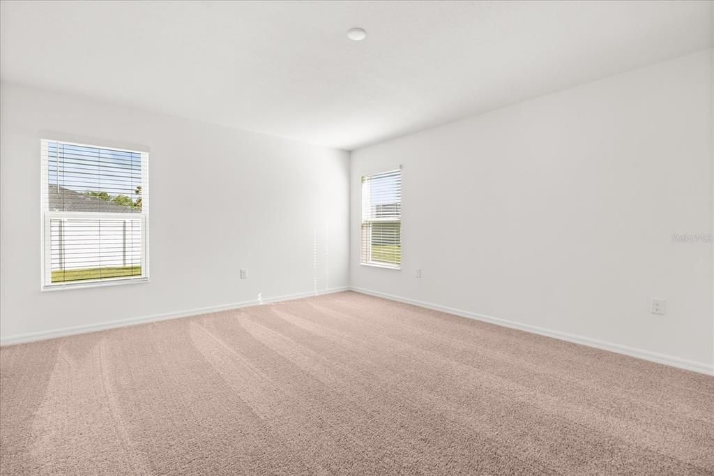 Active With Contract: $338,380 (4 beds, 2 baths, 1989 Square Feet)