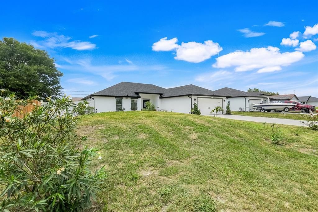 For Sale: $420,000 (3 beds, 2 baths, 1633 Square Feet)