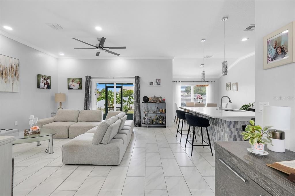 For Sale: $420,000 (3 beds, 2 baths, 1633 Square Feet)