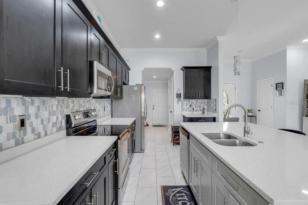 For Sale: $420,000 (3 beds, 2 baths, 1633 Square Feet)