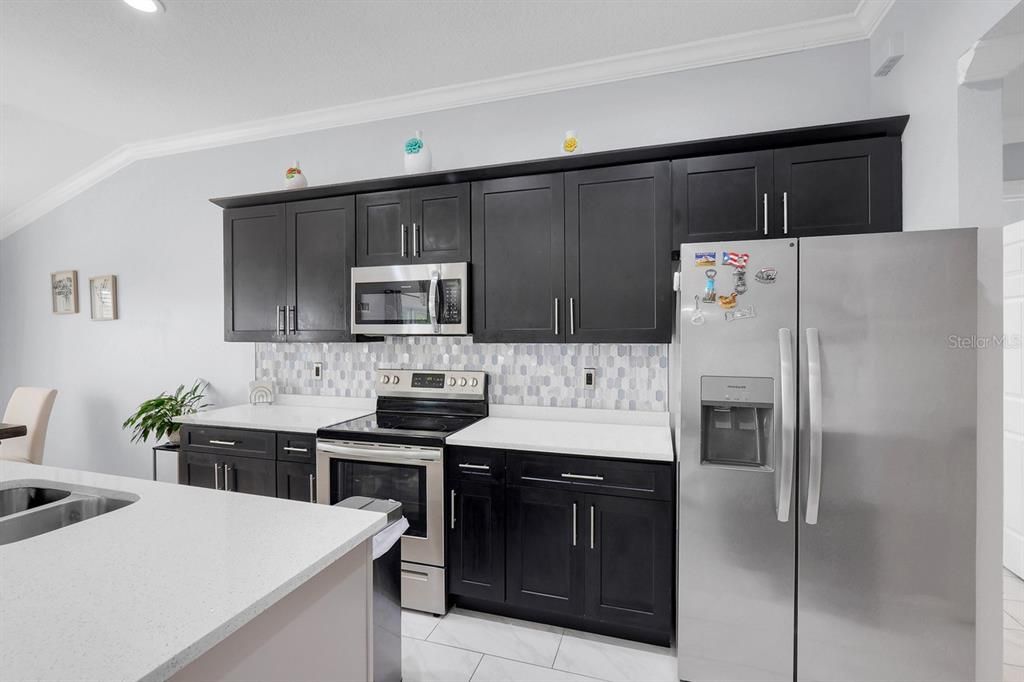 For Sale: $420,000 (3 beds, 2 baths, 1633 Square Feet)