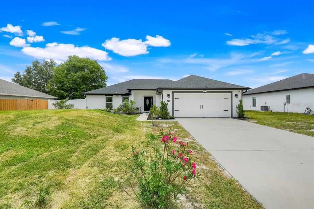 For Sale: $420,000 (3 beds, 2 baths, 1633 Square Feet)