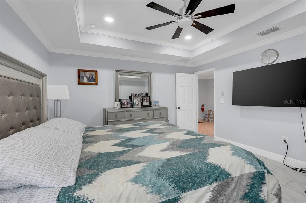 For Sale: $420,000 (3 beds, 2 baths, 1633 Square Feet)