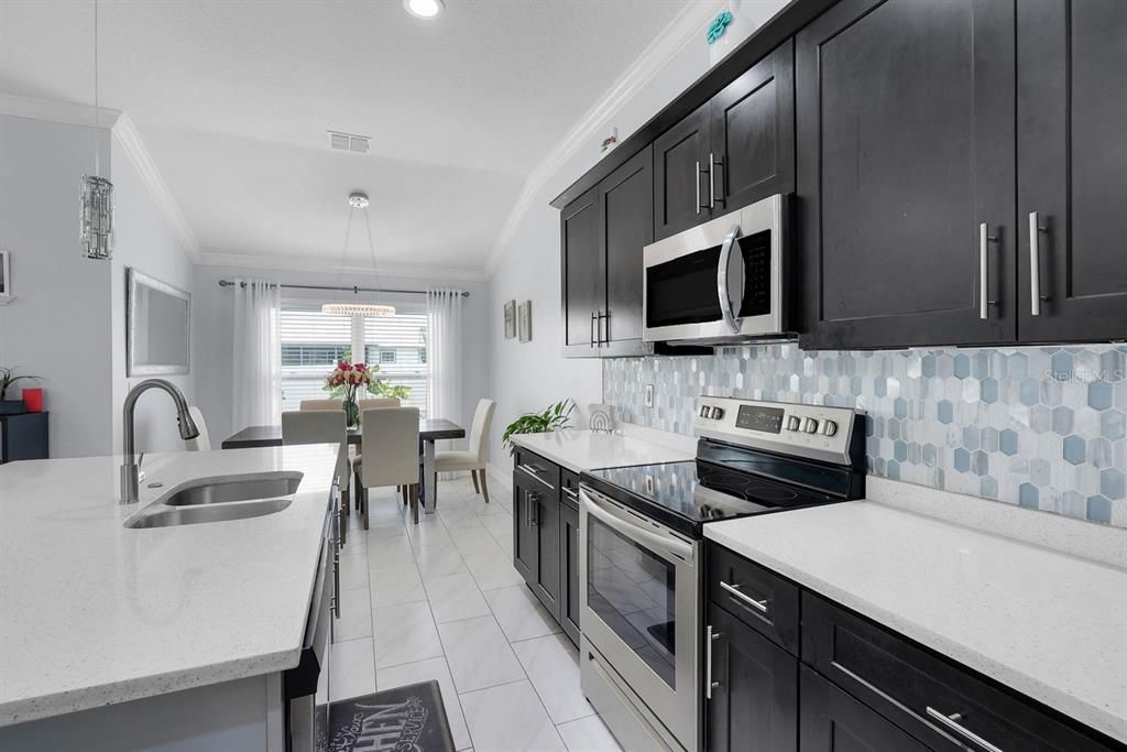 For Sale: $420,000 (3 beds, 2 baths, 1633 Square Feet)