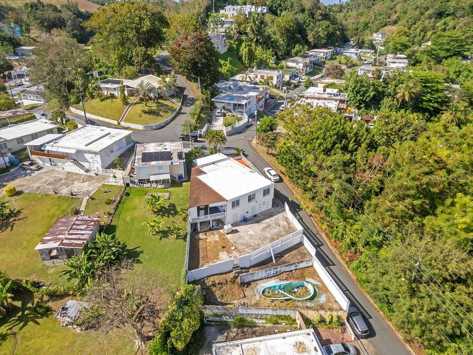 合同活跃: $235,000 (5 贝兹, 3 浴室, 2644 平方英尺)