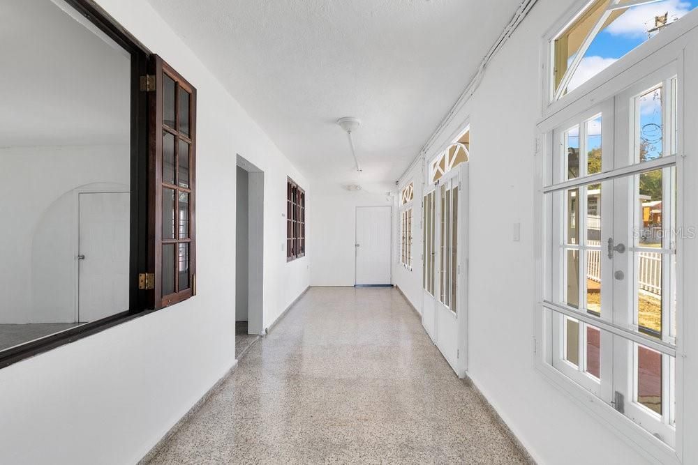 На продажу: $235,000 (5 спален, 3 ванн, 2644 Квадратных фут)