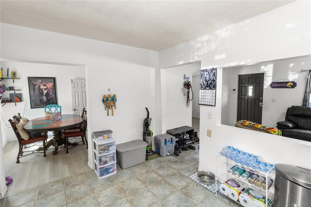 На продажу: $236,000 (3 спален, 2 ванн, 1864 Квадратных фут)