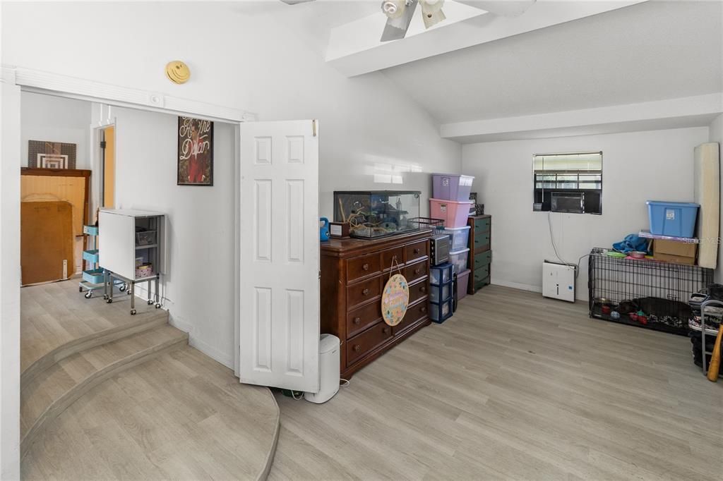 На продажу: $236,000 (3 спален, 2 ванн, 1864 Квадратных фут)