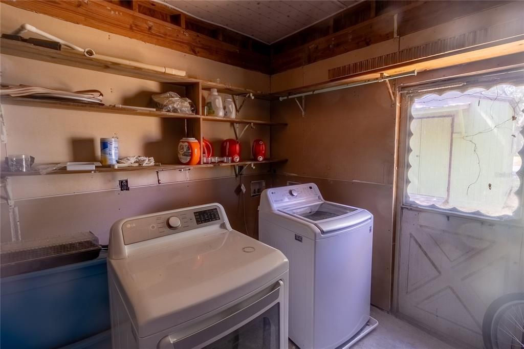 На продажу: $236,000 (3 спален, 2 ванн, 1864 Квадратных фут)