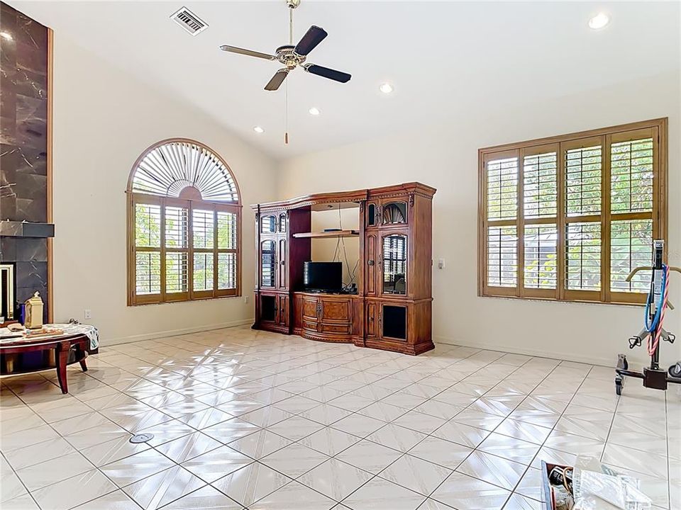 待售: $1,600,000 (4 贝兹, 3 浴室, 3794 平方英尺)