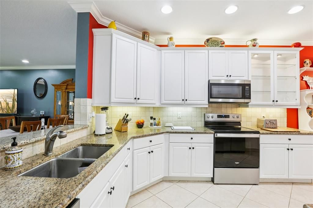 For Sale: $279,900 (2 beds, 2 baths, 1496 Square Feet)