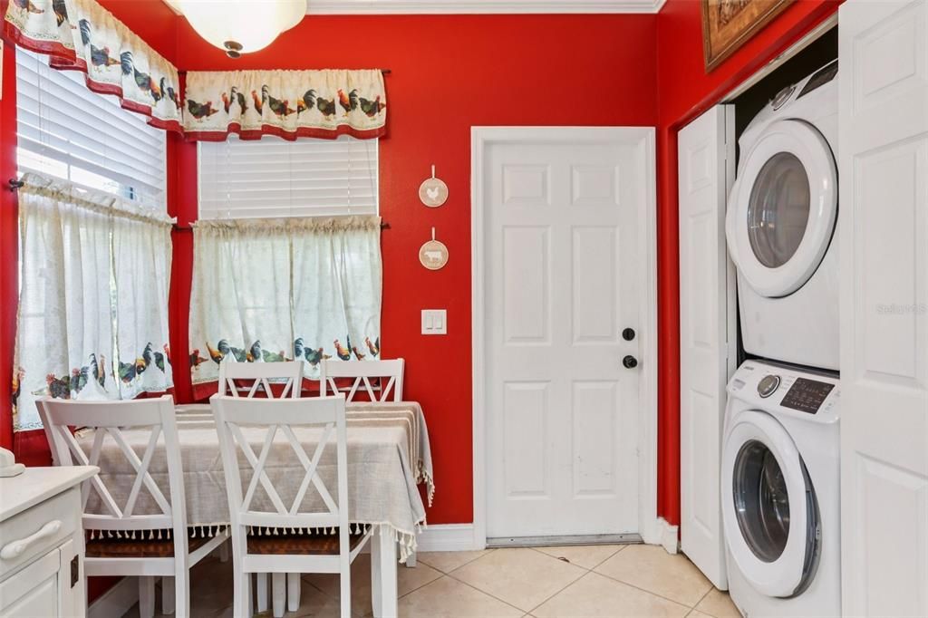 For Sale: $279,900 (2 beds, 2 baths, 1496 Square Feet)