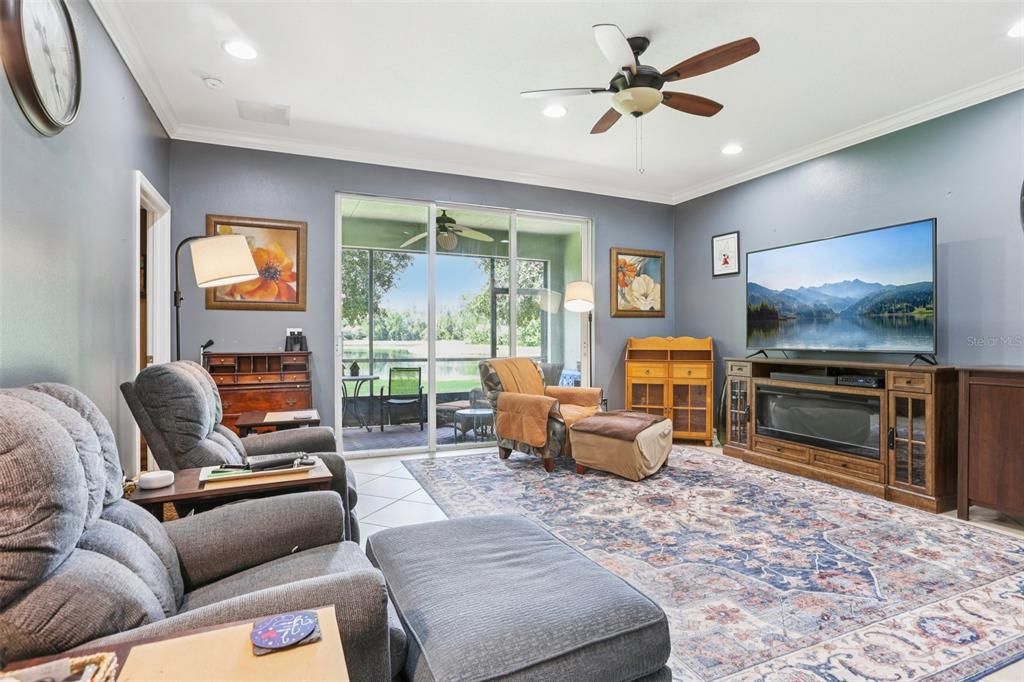 For Sale: $279,900 (2 beds, 2 baths, 1496 Square Feet)