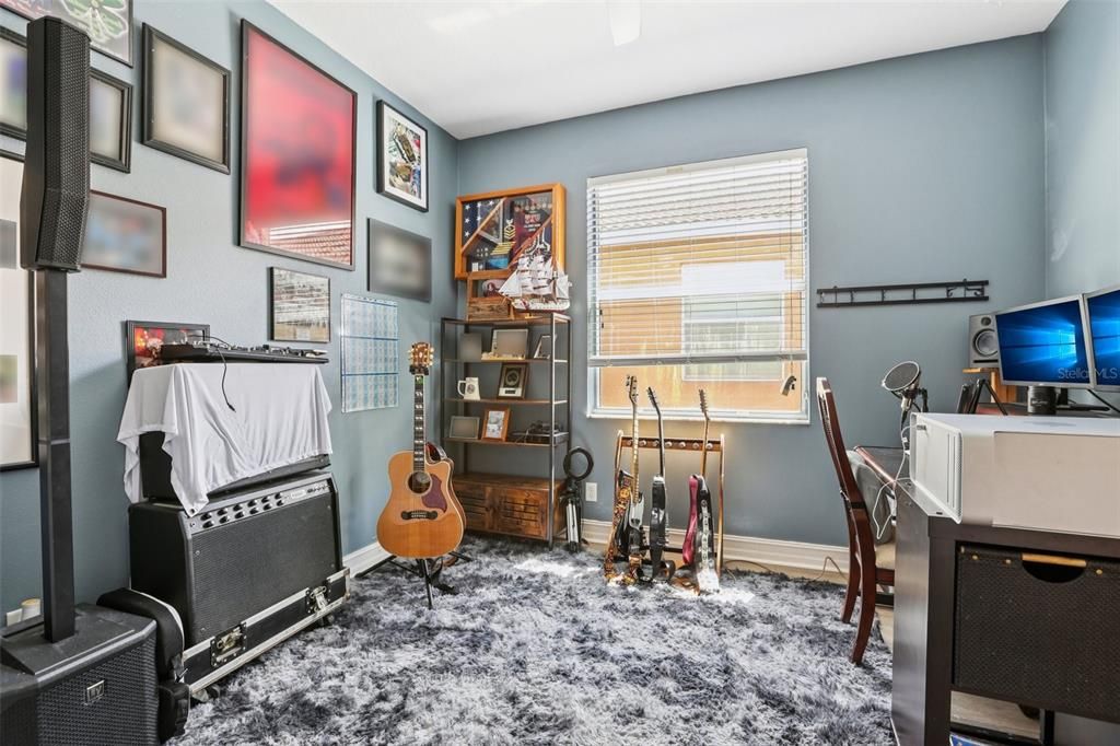 For Sale: $279,900 (2 beds, 2 baths, 1496 Square Feet)