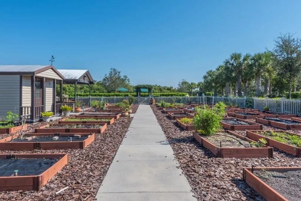 For Sale: $279,900 (2 beds, 2 baths, 1496 Square Feet)