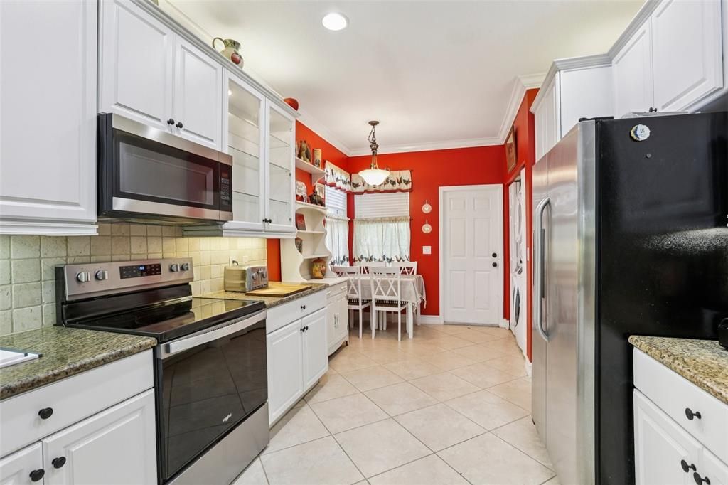 For Sale: $279,900 (2 beds, 2 baths, 1496 Square Feet)