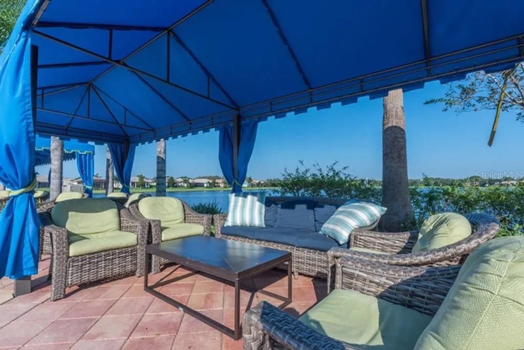 For Sale: $279,900 (2 beds, 2 baths, 1496 Square Feet)