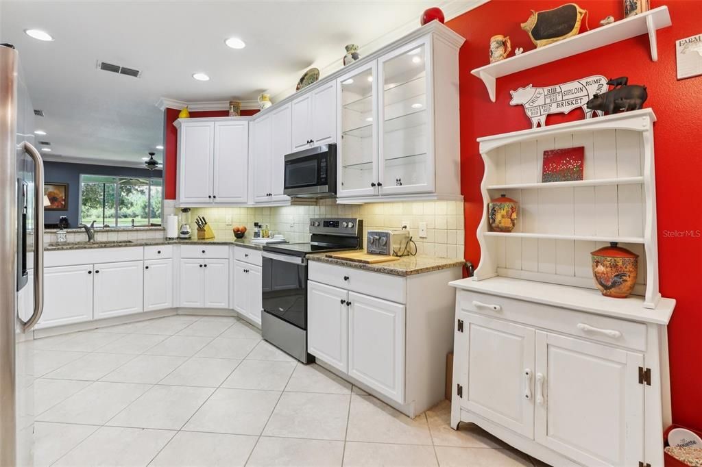 For Sale: $279,900 (2 beds, 2 baths, 1496 Square Feet)