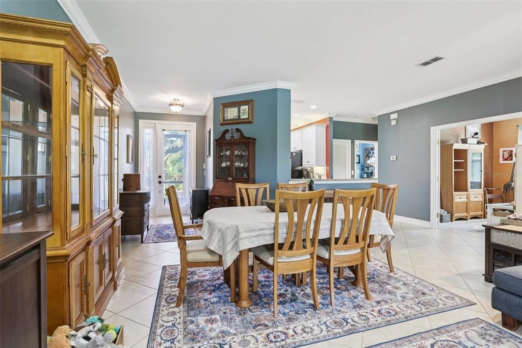 For Sale: $279,900 (2 beds, 2 baths, 1496 Square Feet)