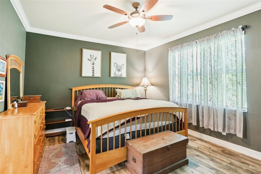 For Sale: $279,900 (2 beds, 2 baths, 1496 Square Feet)