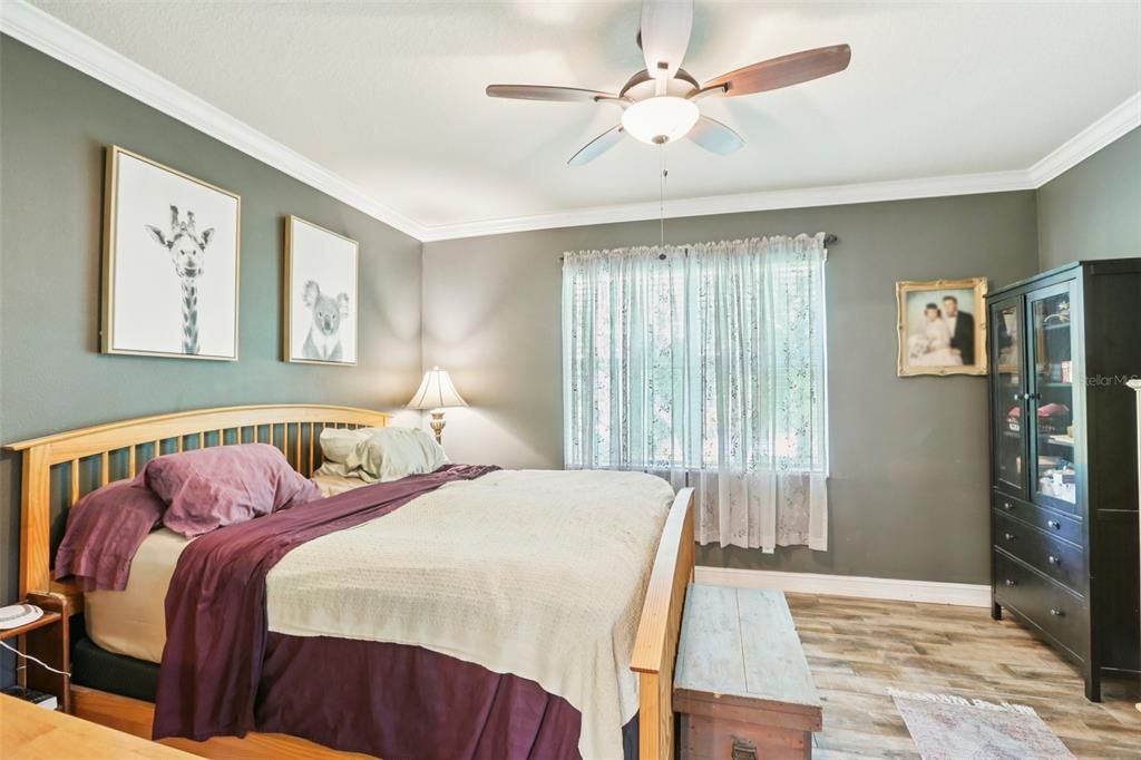 For Sale: $279,900 (2 beds, 2 baths, 1496 Square Feet)