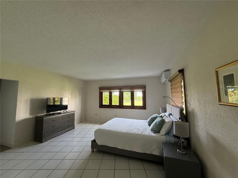 For Sale: $600,000 (2 beds, 2 baths, 2084 Square Feet)