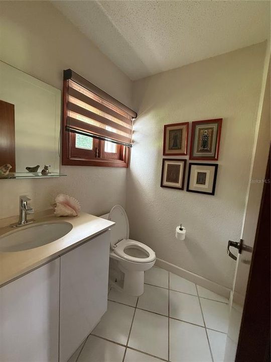 For Sale: $600,000 (2 beds, 2 baths, 2084 Square Feet)