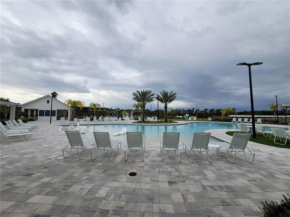 For Sale: $310,000 (4 beds, 2 baths, 1490 Square Feet)