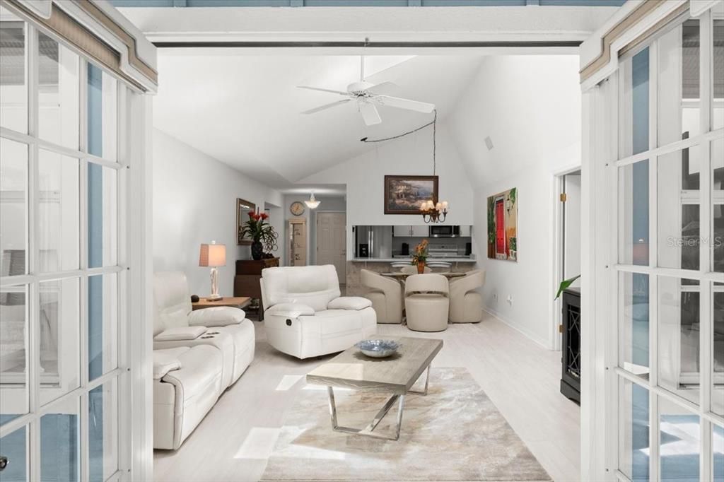 En Venta: $244,900 (2 camas, 2 baños, 1295 Pies cuadrados)