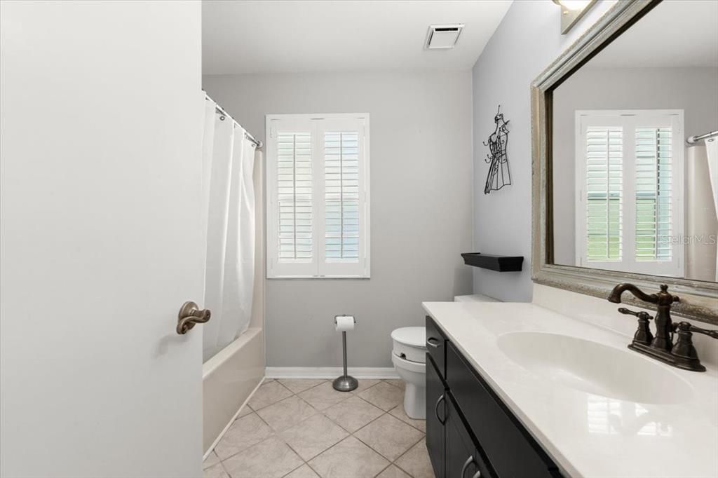 En Venta: $244,900 (2 camas, 2 baños, 1295 Pies cuadrados)