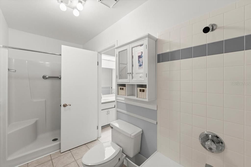 En Venta: $244,900 (2 camas, 2 baños, 1295 Pies cuadrados)