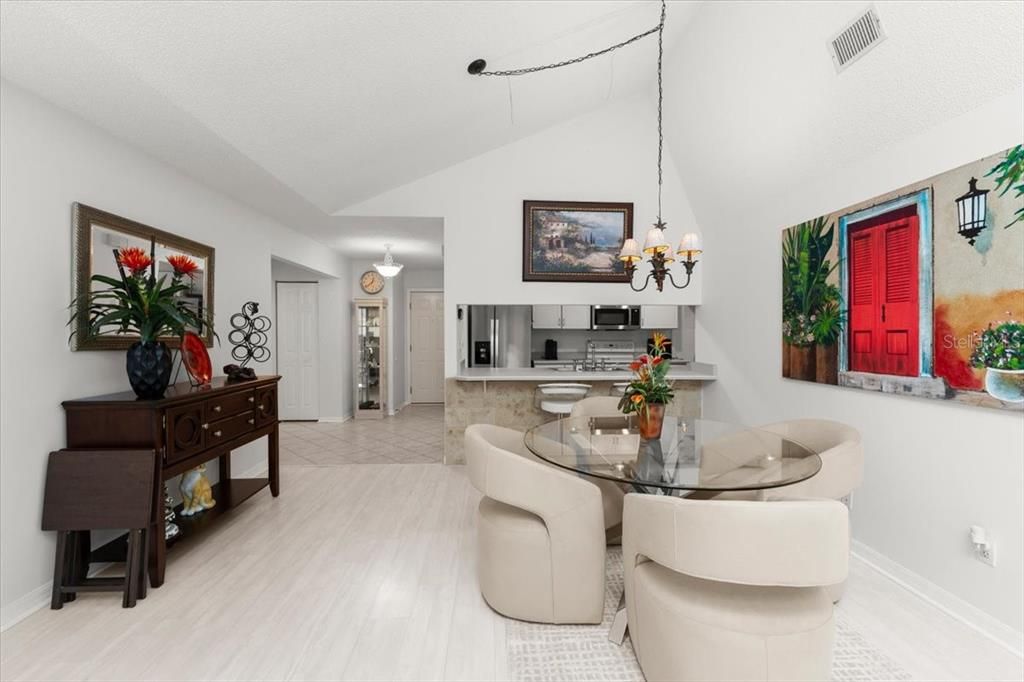 En Venta: $244,900 (2 camas, 2 baños, 1295 Pies cuadrados)