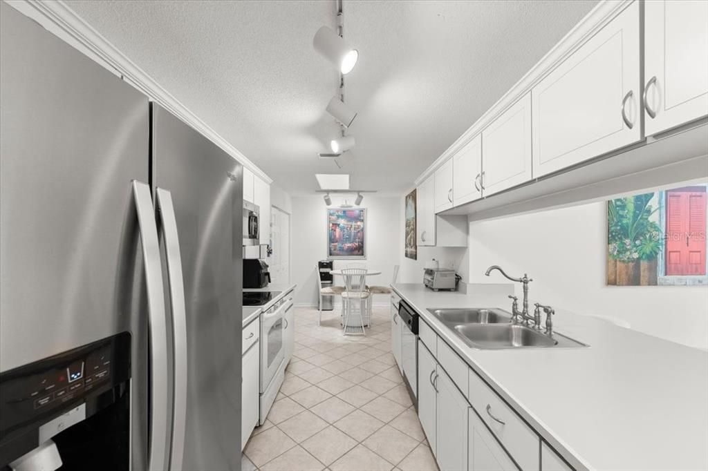 En Venta: $244,900 (2 camas, 2 baños, 1295 Pies cuadrados)