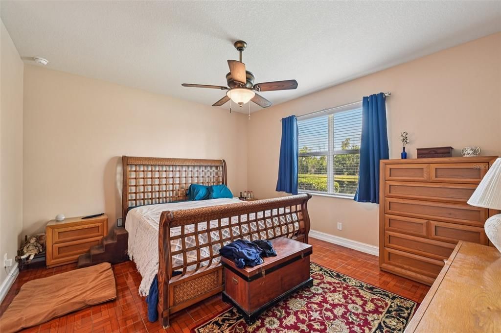 For Sale: $324,900 (2 beds, 2 baths, 1747 Square Feet)