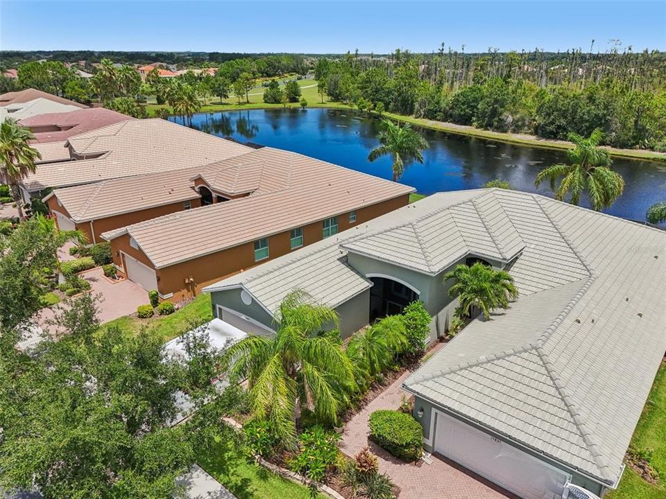 For Sale: $324,900 (2 beds, 2 baths, 1747 Square Feet)