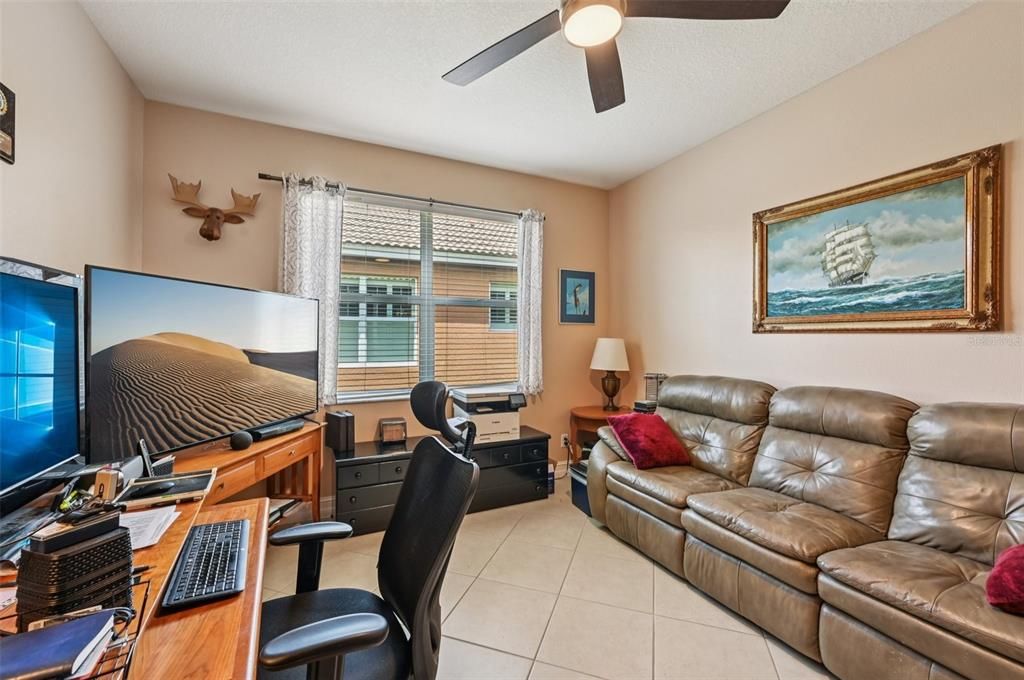 For Sale: $324,900 (2 beds, 2 baths, 1747 Square Feet)